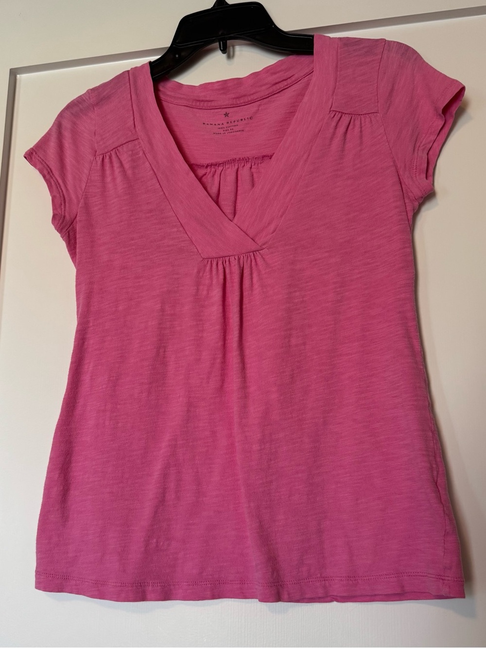 Banana Republic Hot Pink V-Neck Cap Sleeve Tee